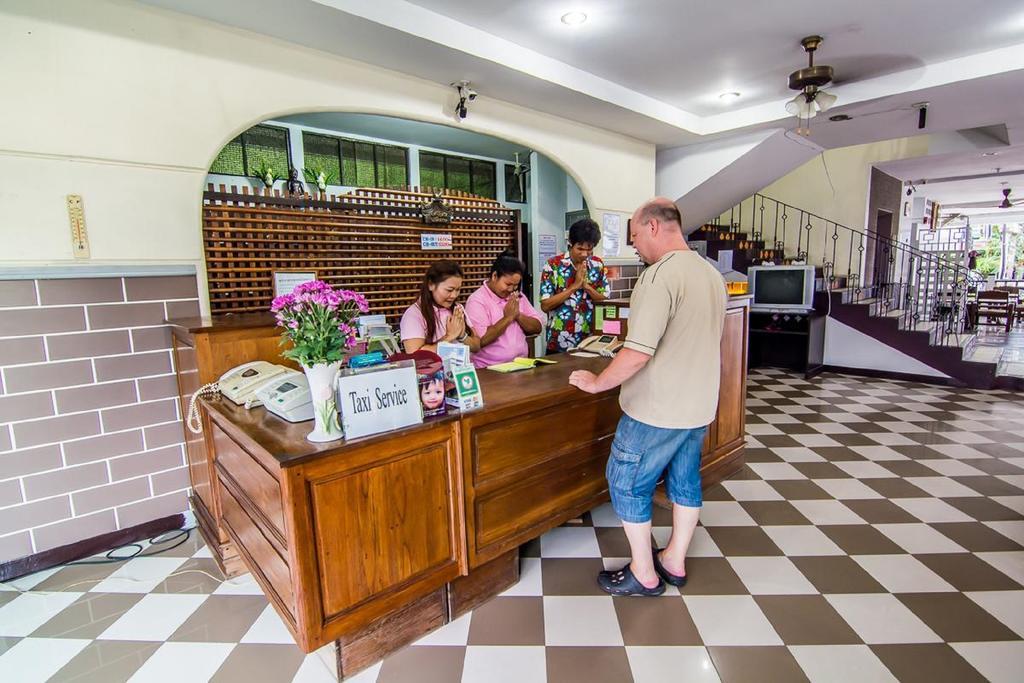 Hotel Sutus Court 2 Pattaya Zewnętrze zdjęcie