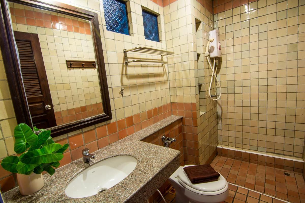 Hotel Sutus Court 2 Pattaya Zewnętrze zdjęcie