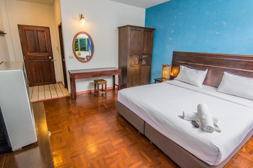Hotel Sutus Court 2 Pattaya Zewnętrze zdjęcie