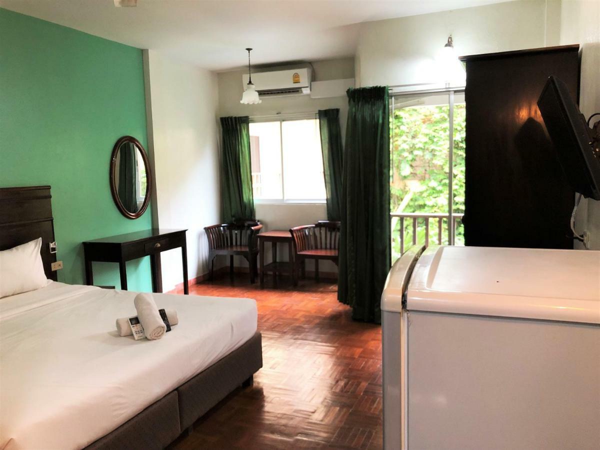 Hotel Sutus Court 2 Pattaya Zewnętrze zdjęcie