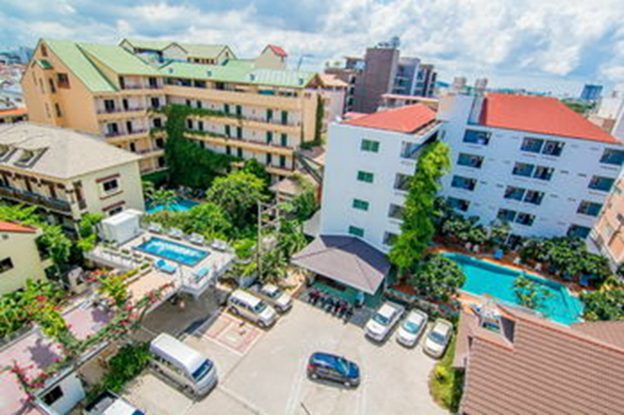 Hotel Sutus Court 2 Pattaya Zewnętrze zdjęcie