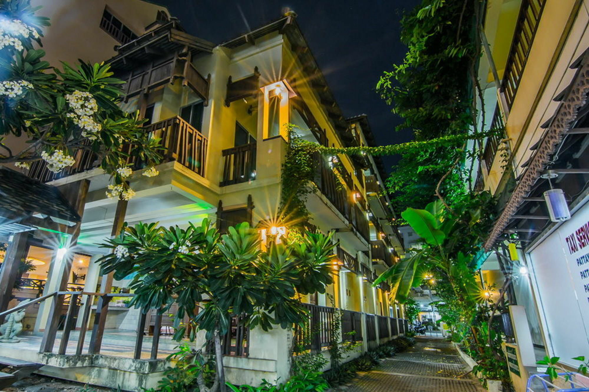 Hotel Sutus Court 2 Pattaya Zewnętrze zdjęcie